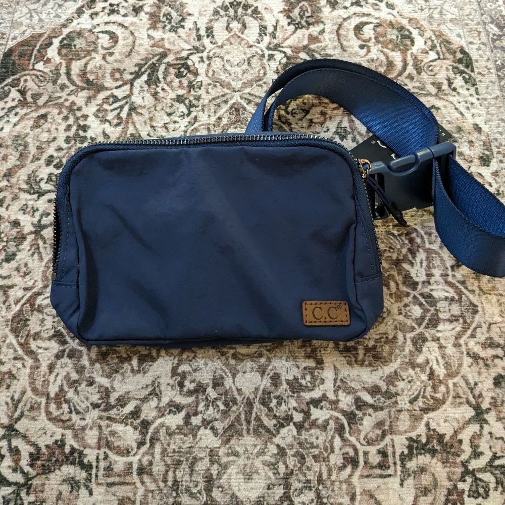 NWT CC Beanie Belt Bag Navy